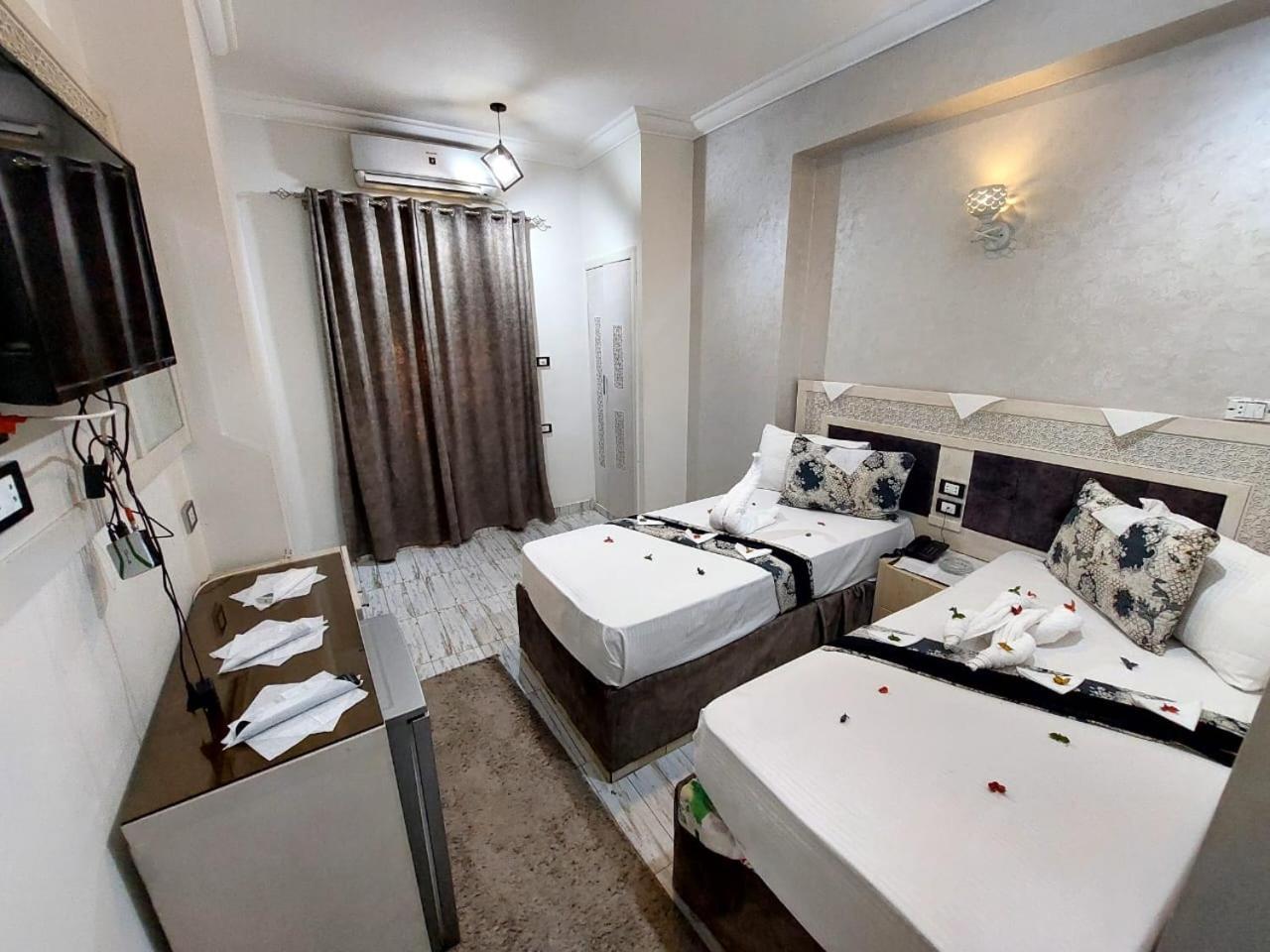 Al Amir Palace Hotel Suhaj Exterior photo